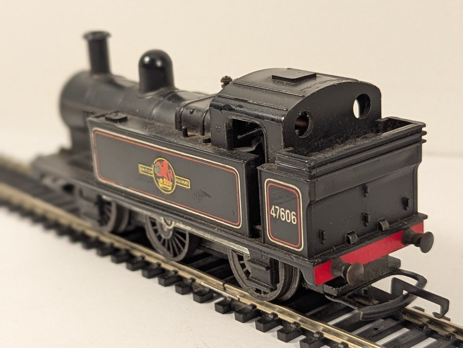 Tri-ang OO Gauge Class 3F Jinty 0-6-0T Locomotive 47606 BR Black
