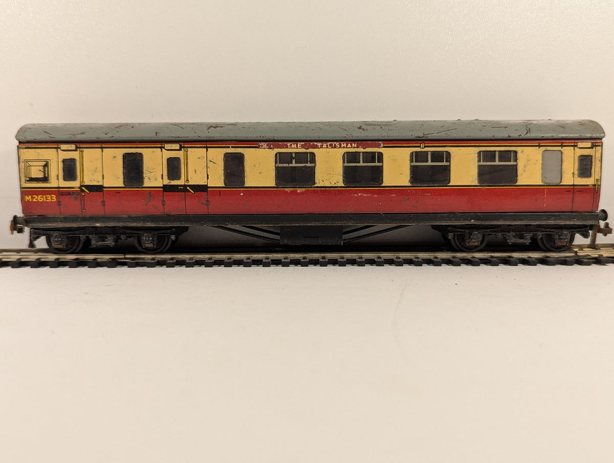 Hornby Dublo OO Gauge D12 Corridor Brake Third Coach 'The Talisman'