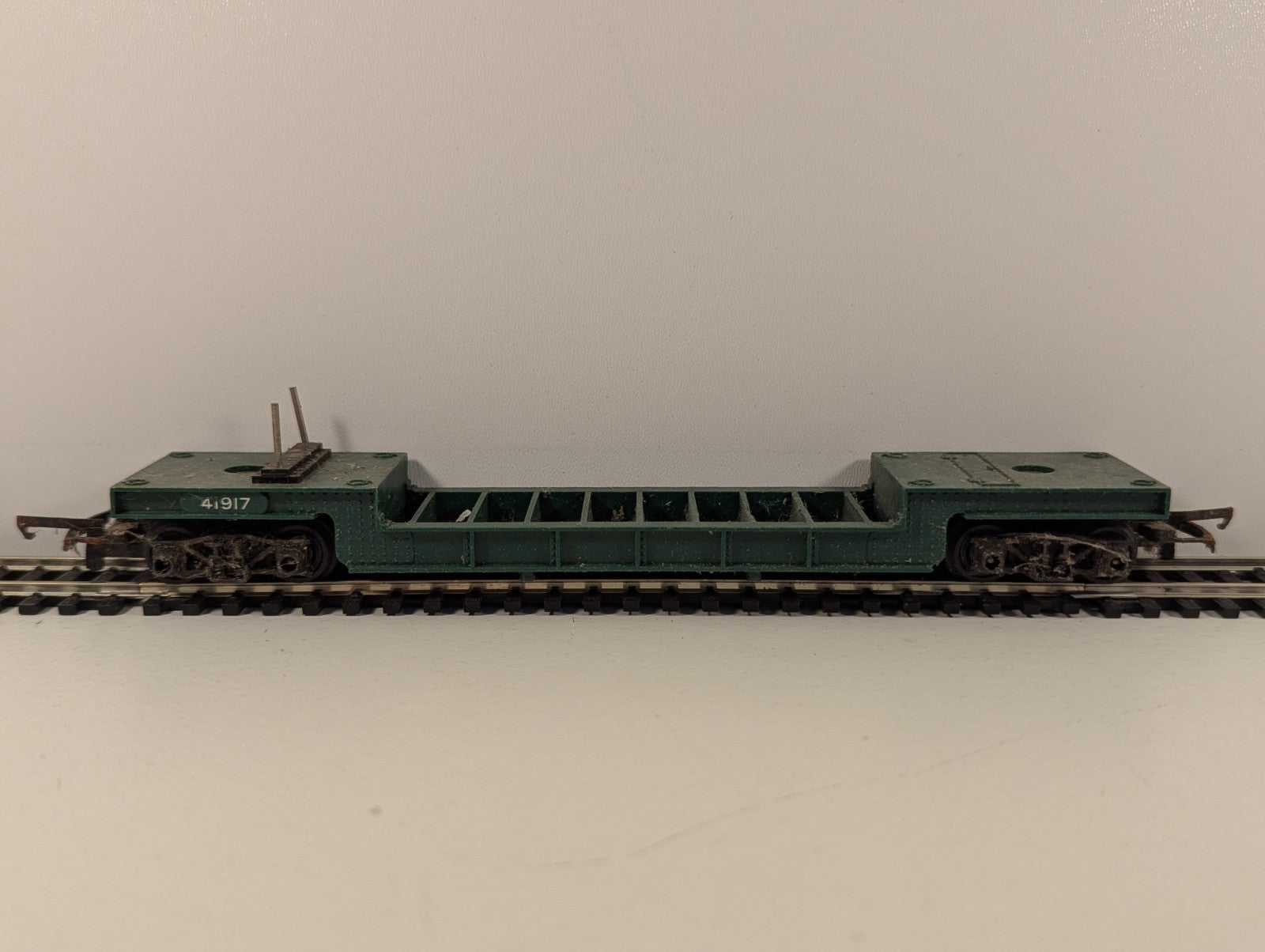 Tri-ang R118 OO Gauge Bogie Well Wagon