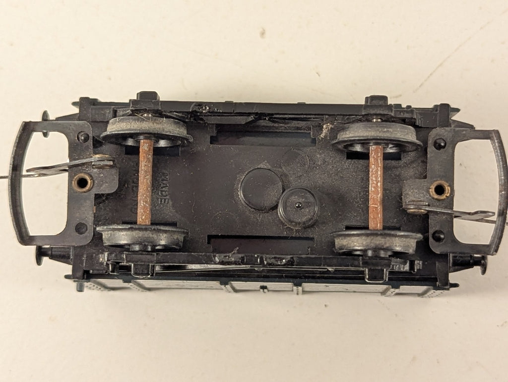 Tri-ang OO Gauge NER Cattle Wagon Rolling Stock 52220 NER Grey R112
