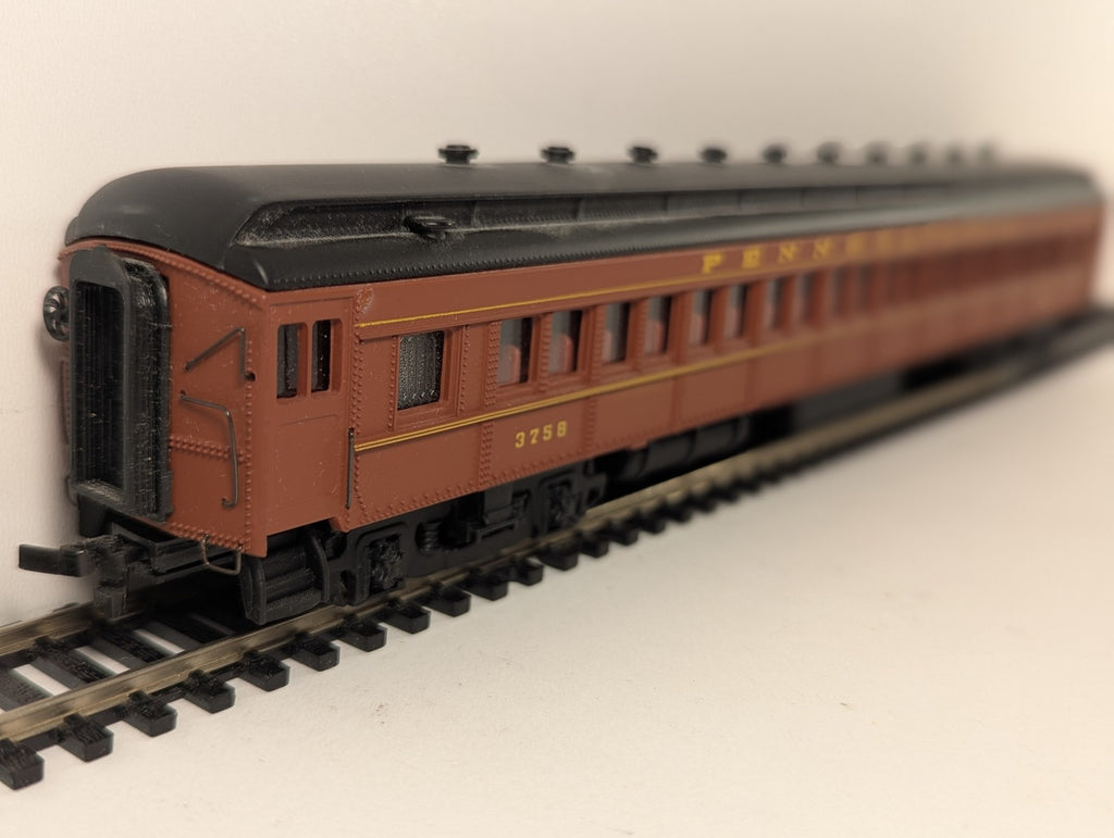 Bachmann HO Gauge Pennsylvania Railroad Heavyweight Coach Passenger Coach 3758