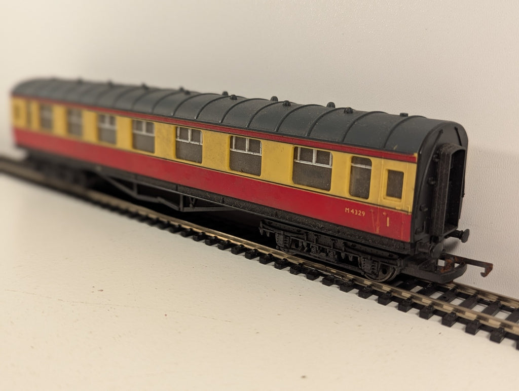 Hornby OO Gauge BR Composite 1st Class Coach
