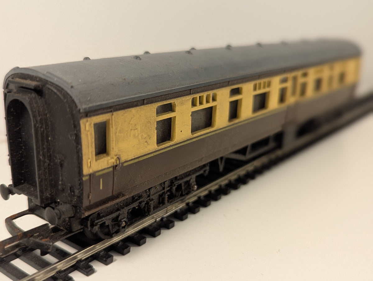 Tri-ang OO Gauge R330 Mk1 Composite Coach W15771 Chocolate & Cream
