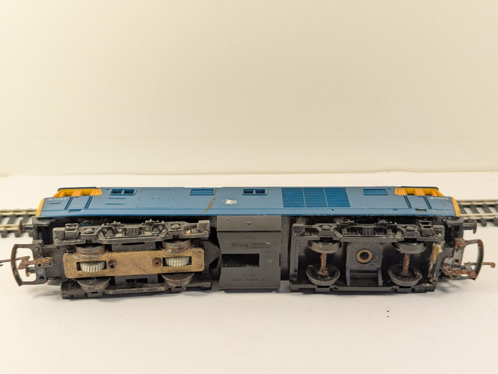 Tri-ang Hornby R758 OO Gauge Class 35 Hymek BR Blue - Non-Runner