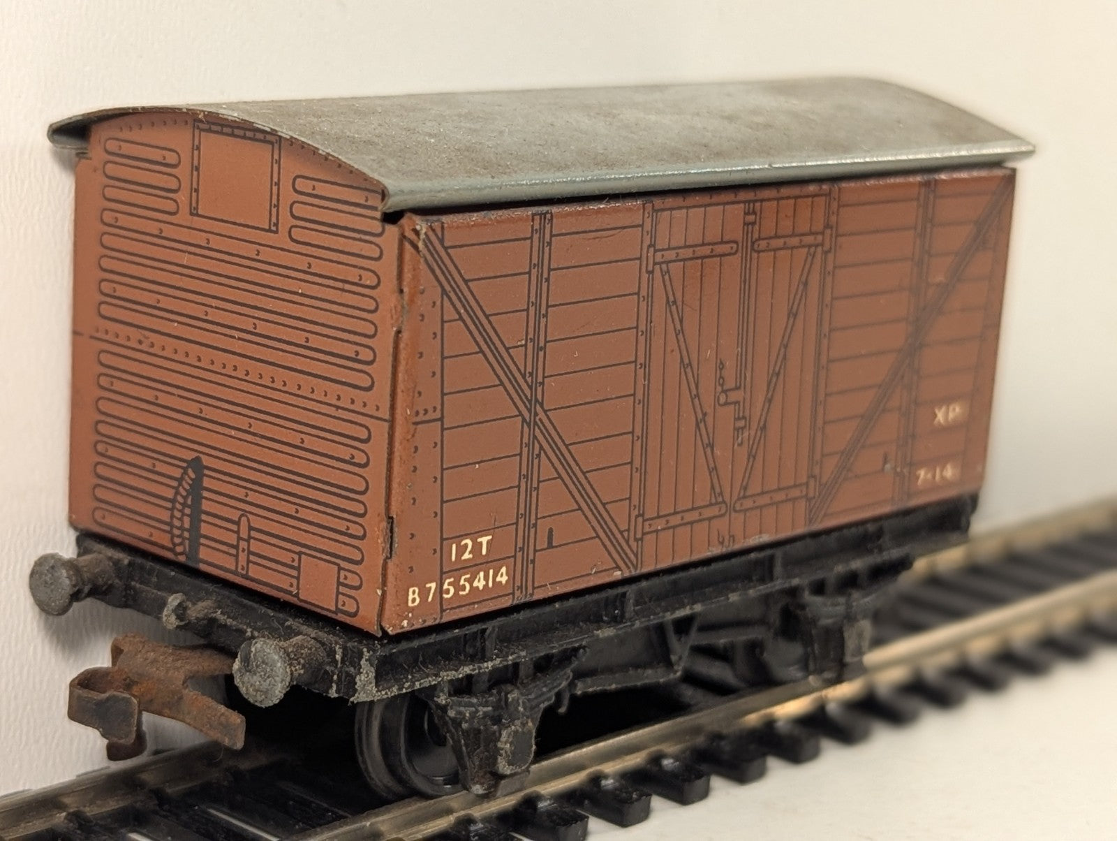 Hornby Dublo 12 Ton Ventilated Van OO Gauge