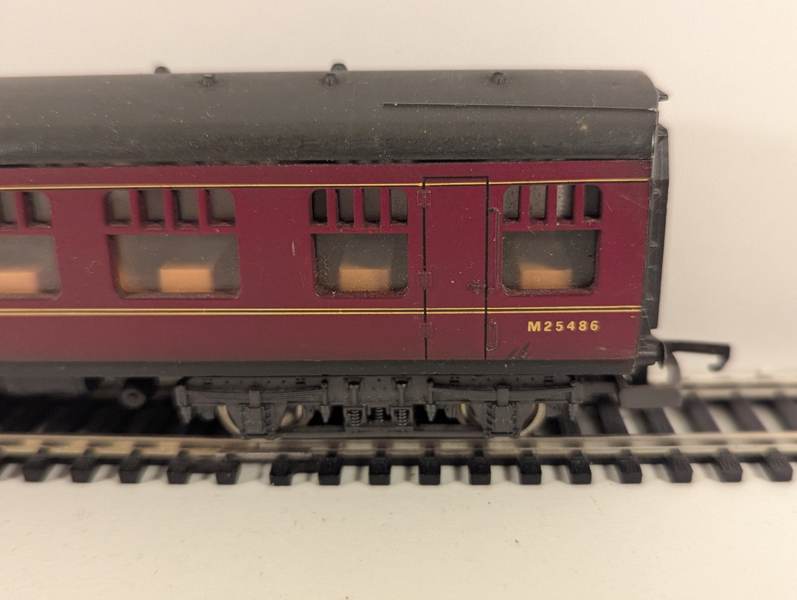 Lima 305342 OO Gauge LMS Maroon Mk1 Full Brake Coach