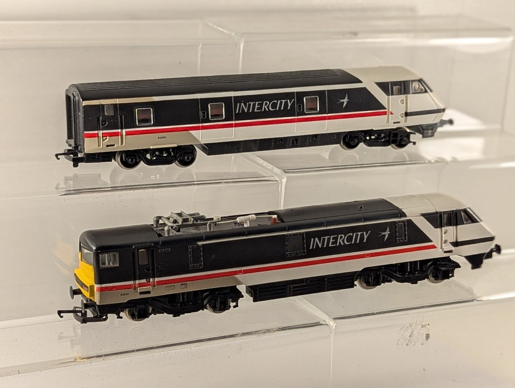 Hornby OO Gauge Class 91 InterCity Swallow - Missing Couplers