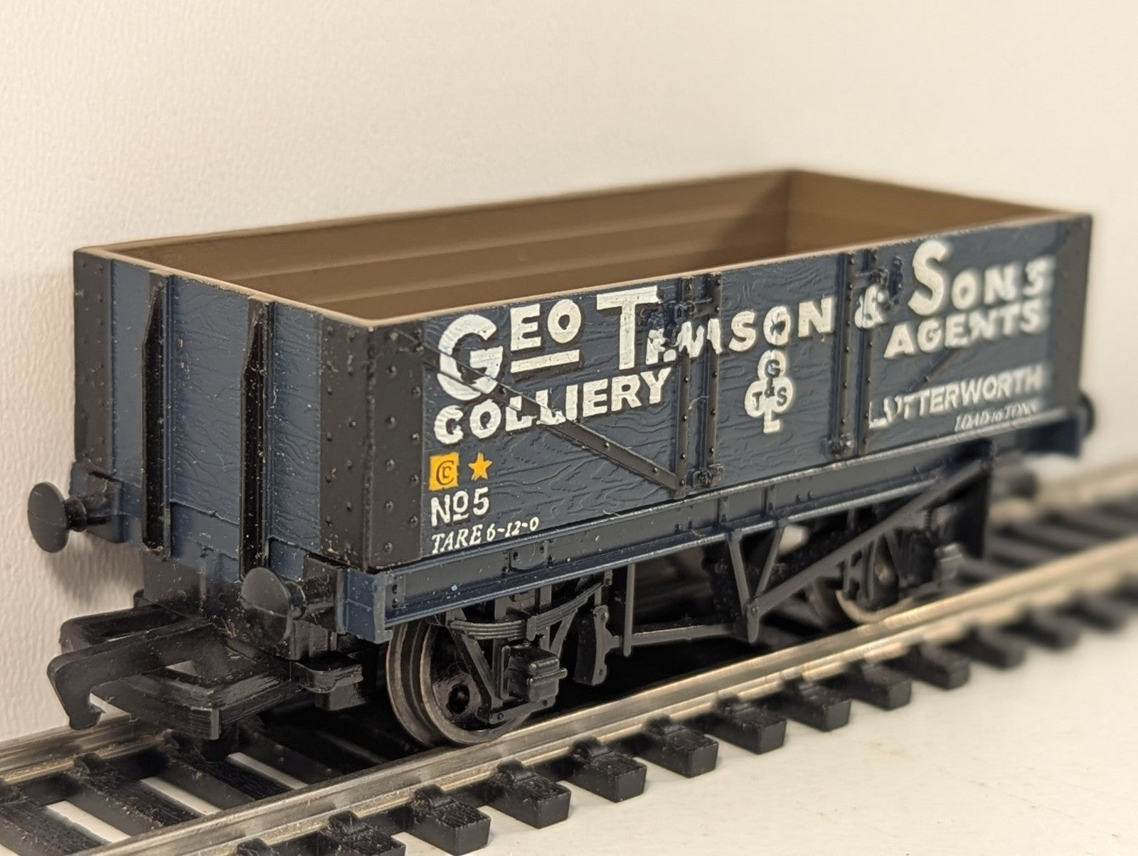 Mainline 37421 OO Gauge Timson Lutterworth 5 Plank Wagon - Wrong Box
