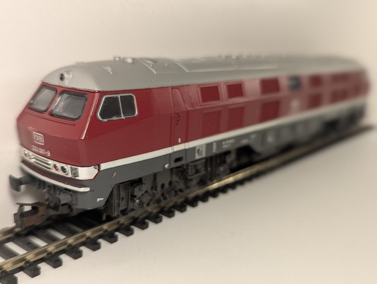 Rivarossi HO Gauge DB Class 232 Diesel Locomotive 232 001-8 DB Red & Grey 1996