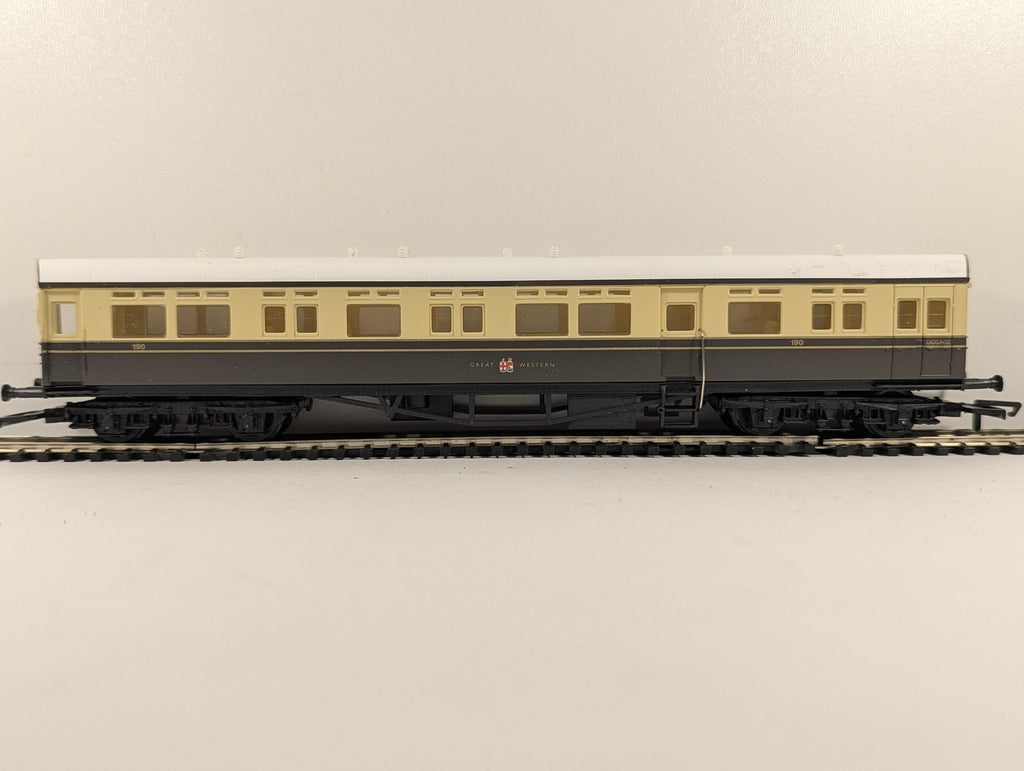 Hornby OO Gauge GWR Autocoach Passenger Coach 190 GWR Chocolate and Cream R4026