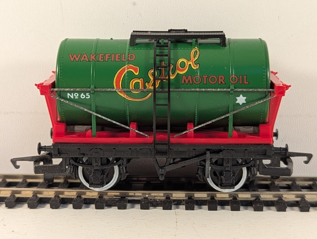 Hornby OO Gauge Castrol Tank Wagon No 65 Wakefield Castrol R.127