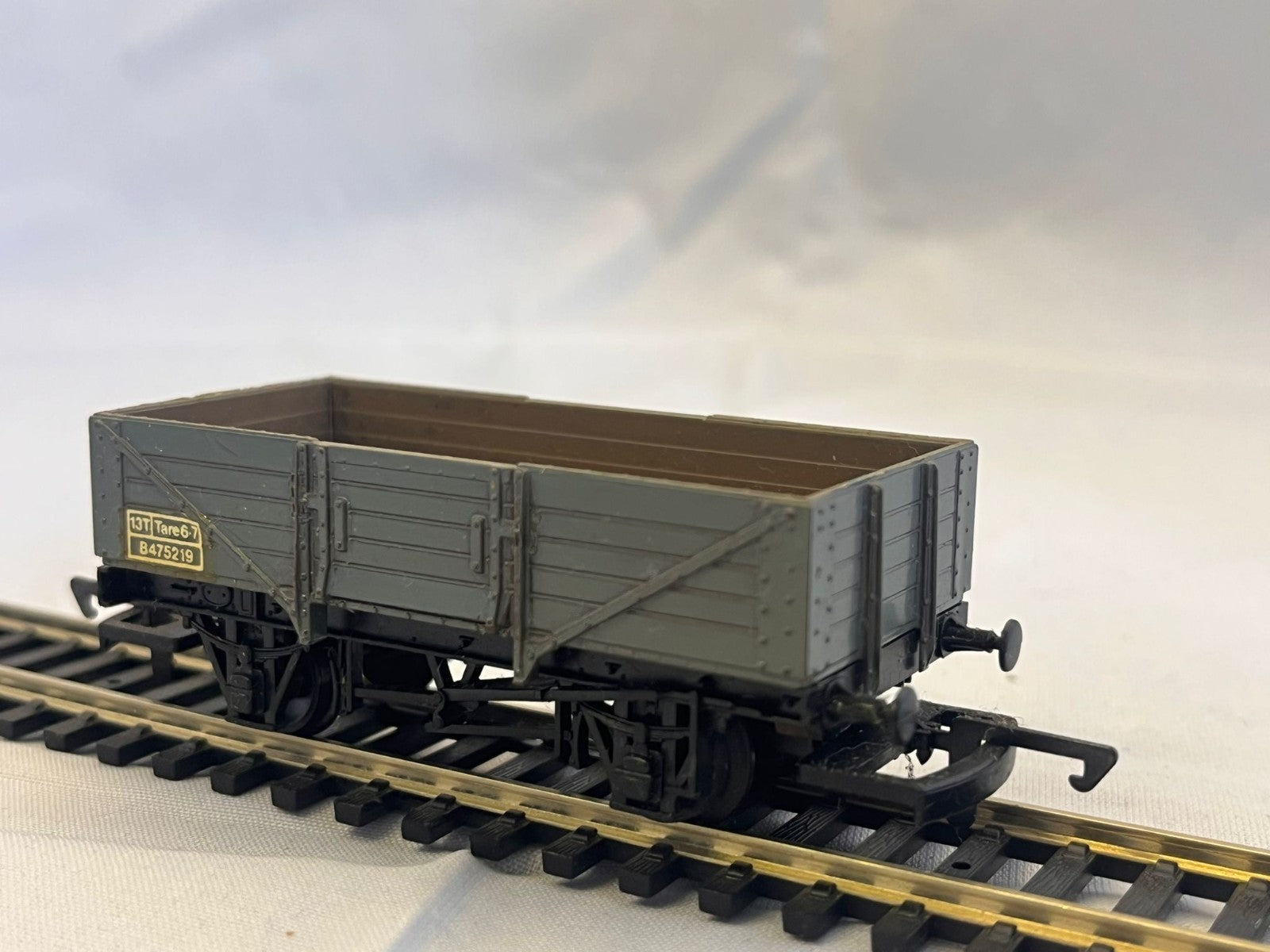 Peco OO Gauge 7 Plank Open Wagon Kit Built