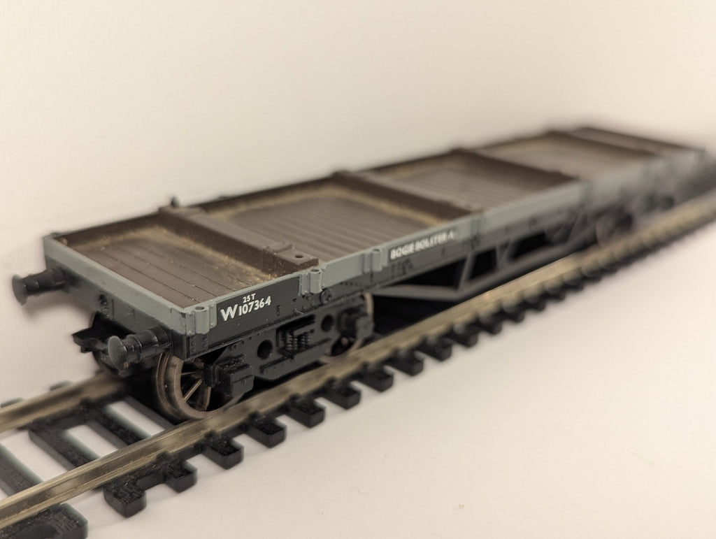 Mainline OO Gauge Bogie Bolster A Goods Wagon W107364 BR Unfitted Grey 937353