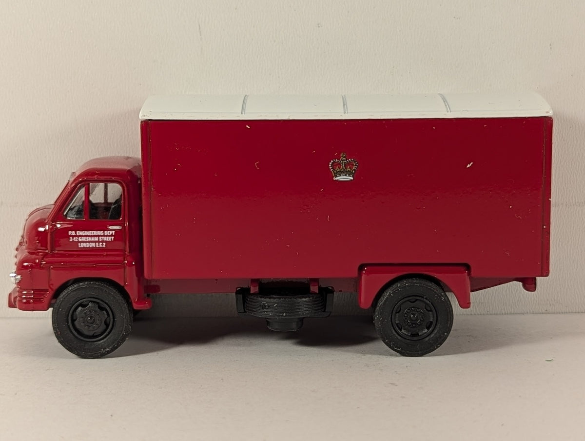 Vanguards 1:64 Bedford 'S' Type Van - Post Office Stores Die-cast Vehicle