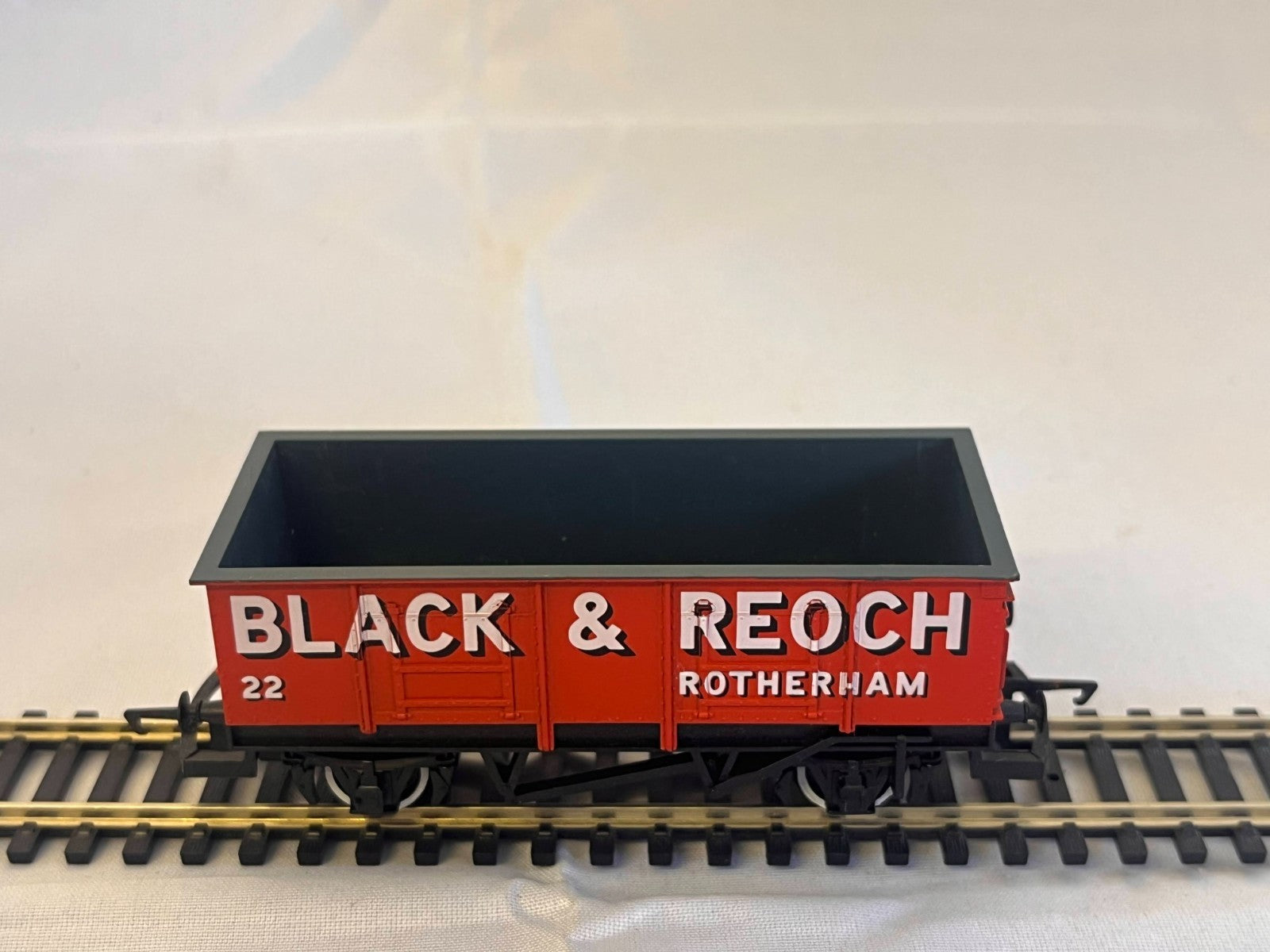 Hornby R021 OO Gauge Black & Reoch Mineral Wagon Boxed