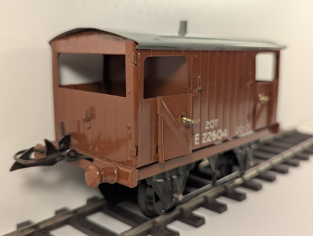 Hornby O Gauge Goods Brake Van (B.R.) E22604 BR Bauxite 42170