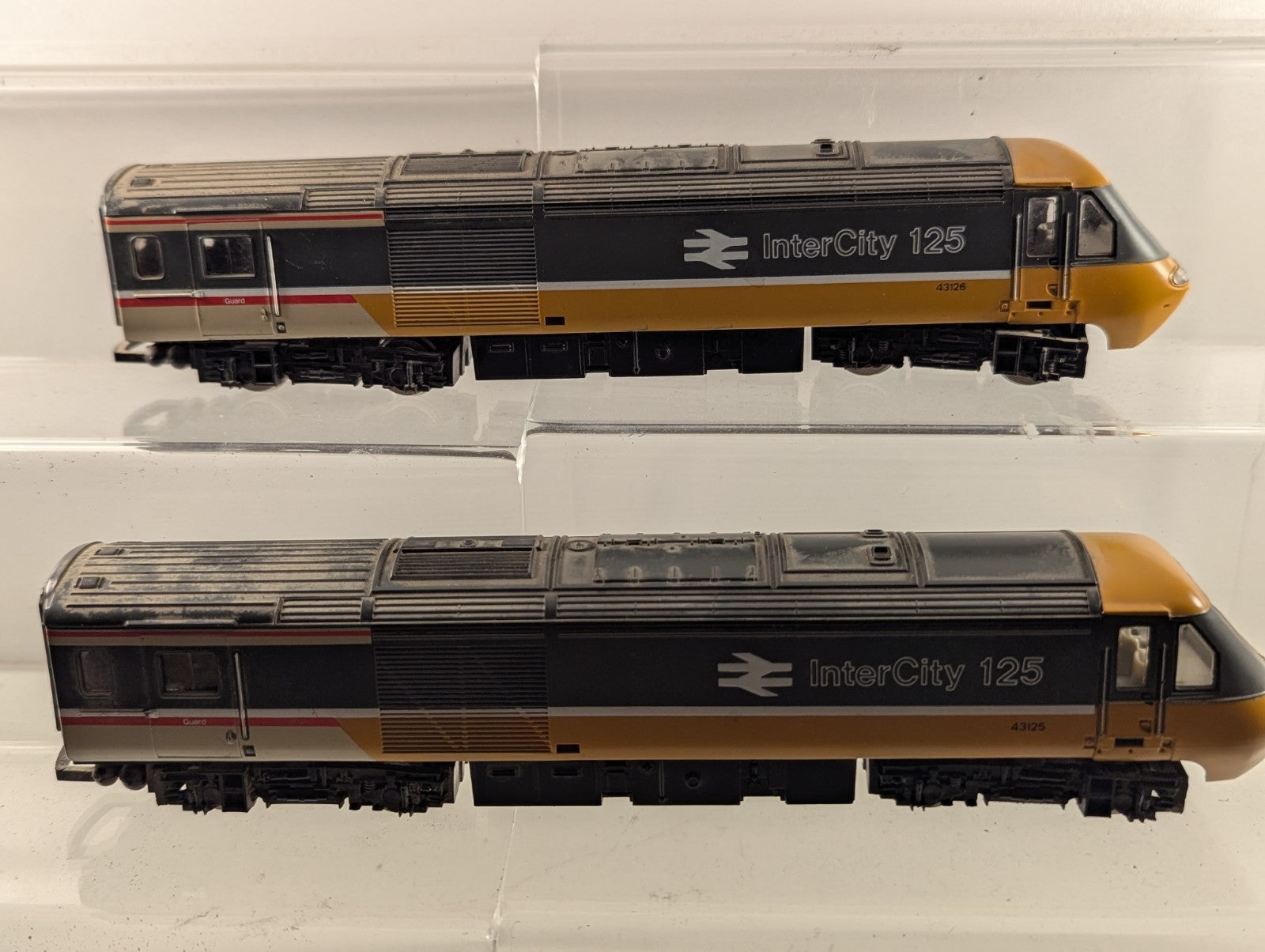 Hornby OO Gauge InterCity 125 HST Standard Livery Motorised & Dummy Power Cars