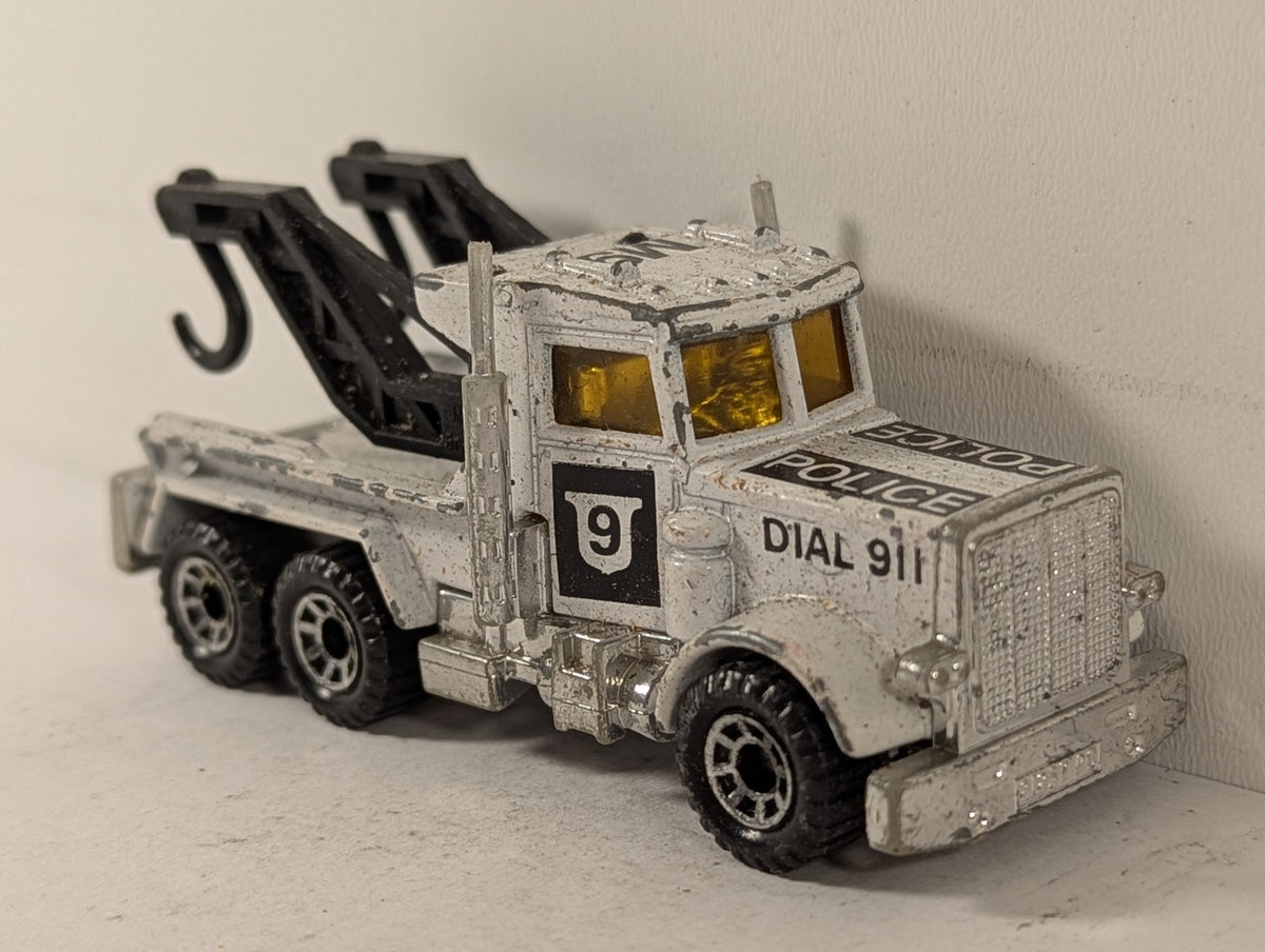 Matchbox Peterbilt Police Wrecker Tow Truck Die-cast Model 9 Police White