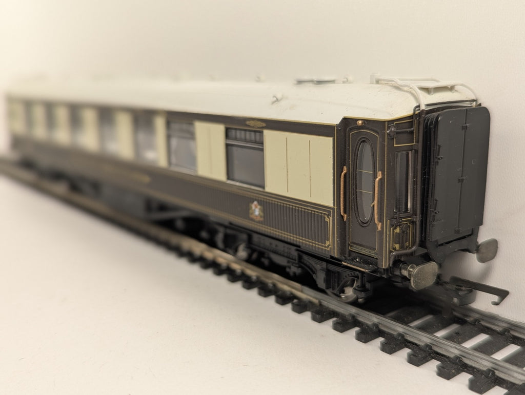 Hornby OO Gauge Pullman 3rd Class Parlour Car 'Car No. 171' Passenger Coach with