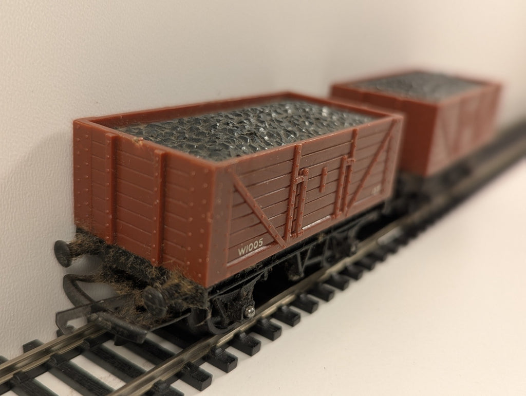Tri-ang OO Gauge – Pair of 12T Coal Wagons (BR Brown)
