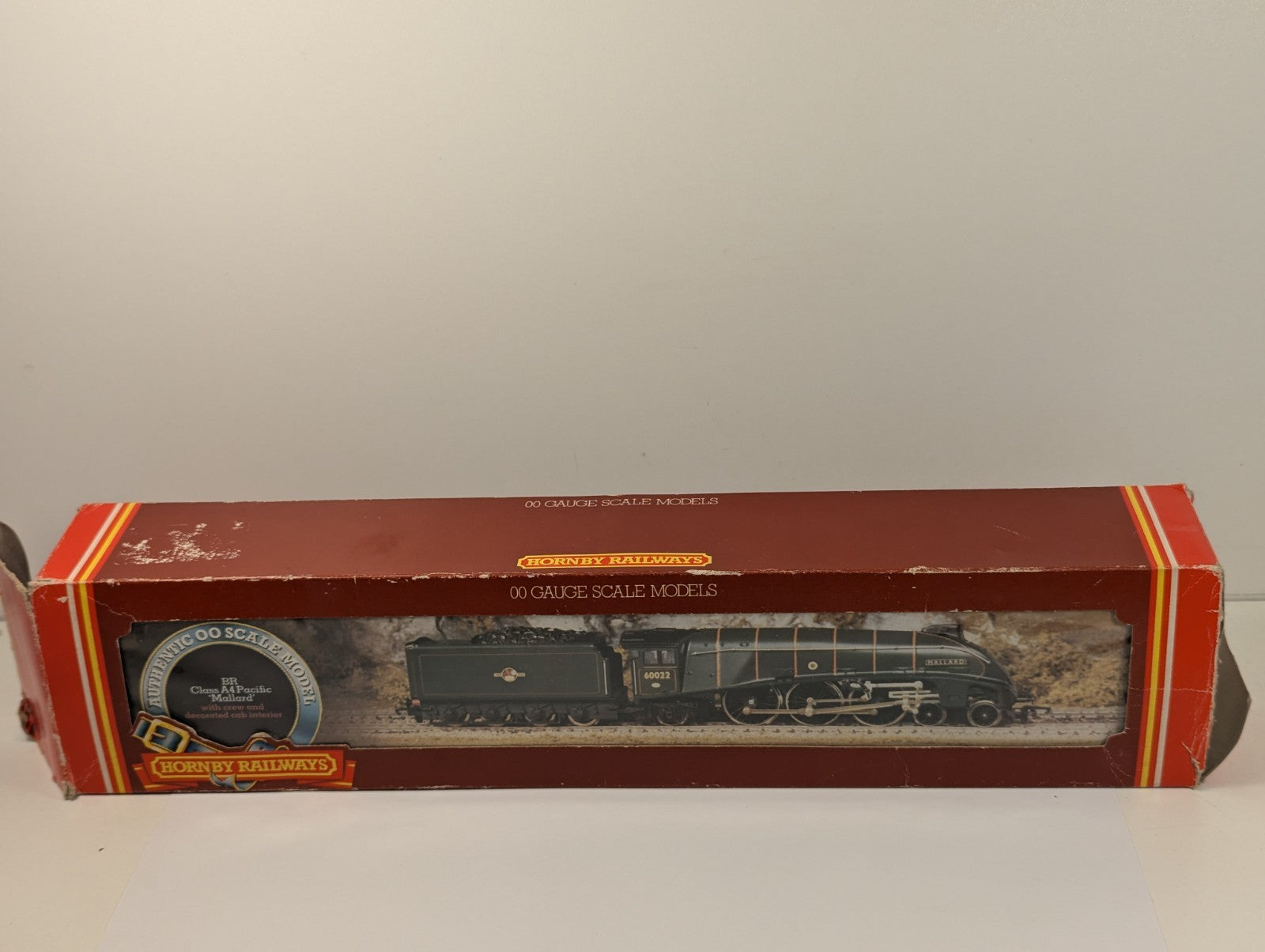 Hornby OO Gauge Class A4 Pacific 'Mallard' Steam Locomotive 60022