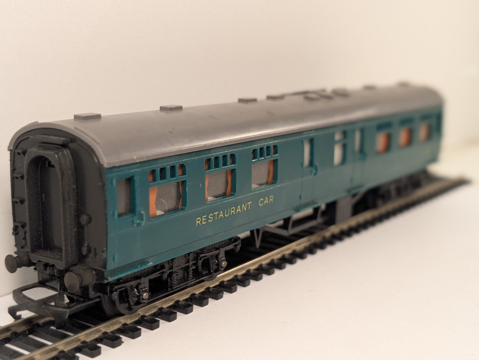 Tri-ang R229 OO Gauge Southern Railway 1st Class Restaurant Car