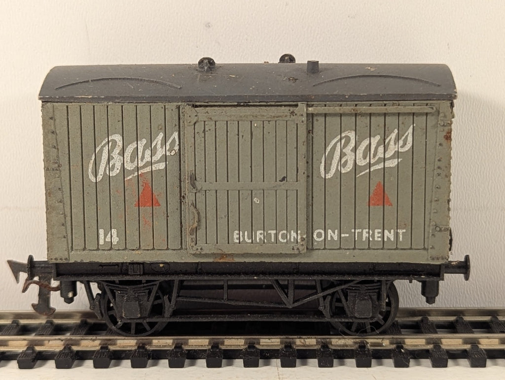 Graham Farish OO Gauge Bass Ventilated Van 14