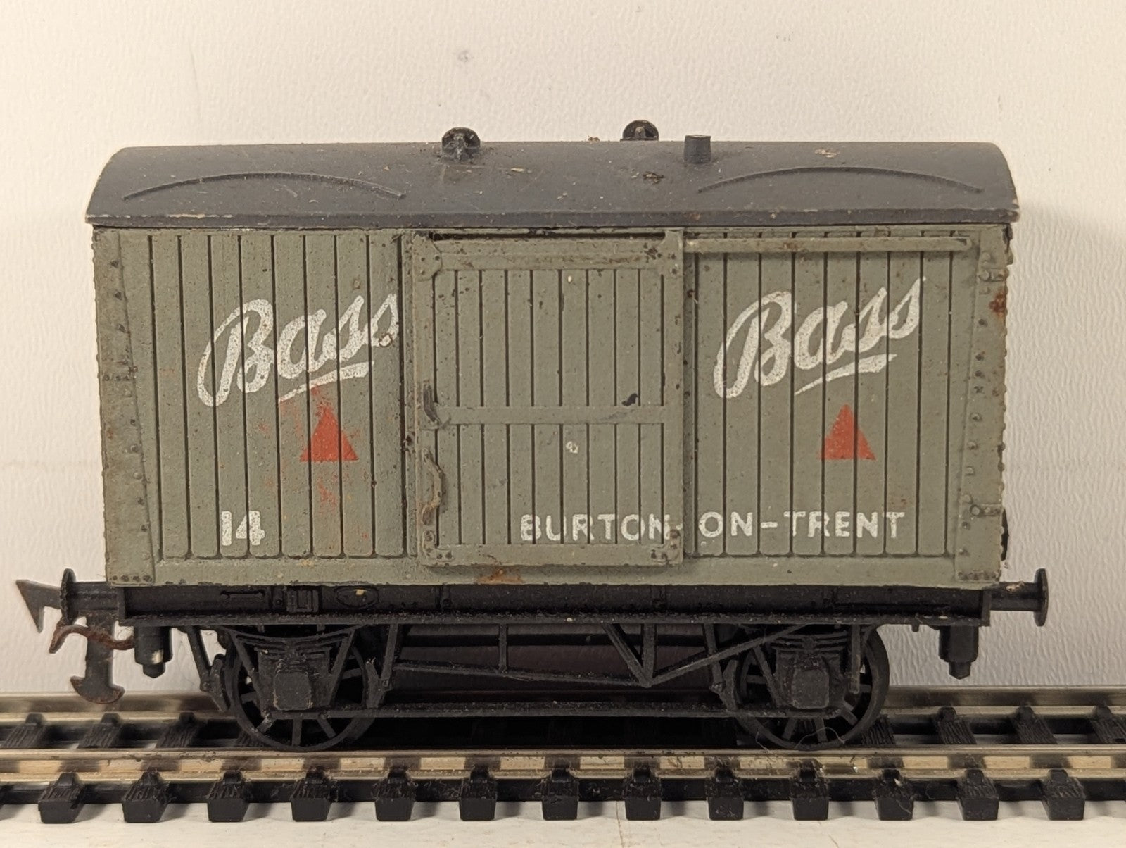 Graham Farish OO Gauge Bass Ventilated Van 14