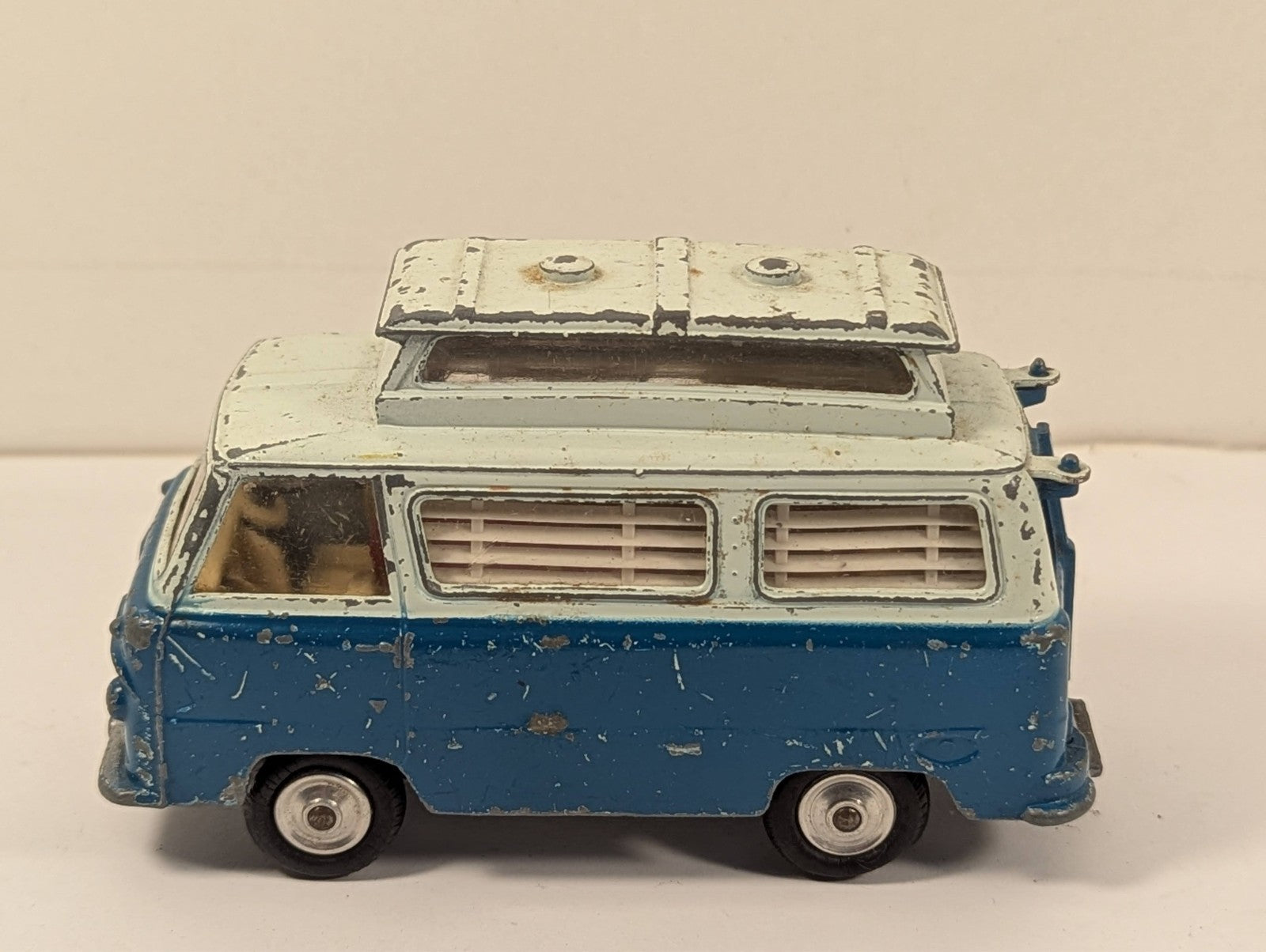 Corgi Toys 420 Ford Thames Airborne Caravan 1:43 Scale - Chipped Paint