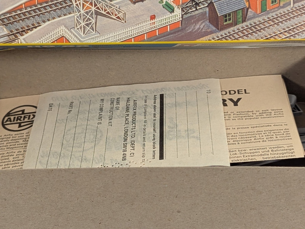 Airfix HO/OO Signal Gantry Model Kit 03601-6