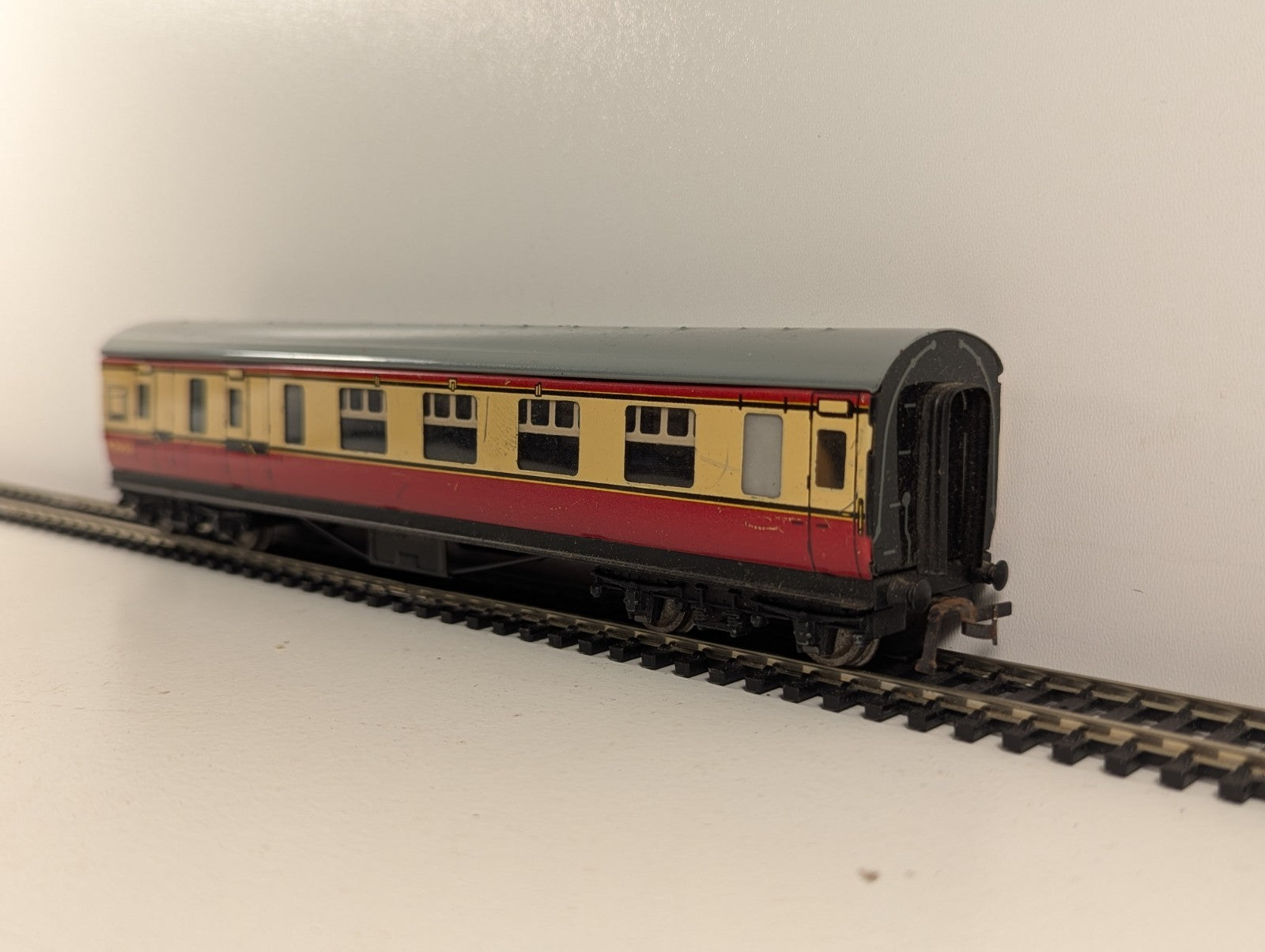 Hornby Dublo 32018 OO Gauge D12 Corridor Brake Third Coach - Boxed