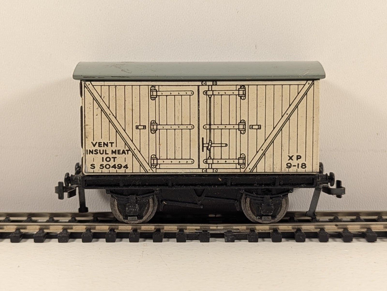 Hornby Dublo 32065 OO Gauge White BR D1 Meat Van - Boxed