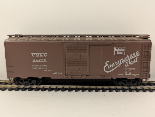 Athearn HO Gauge 40 Ft Box CB&Q Boxcar 35789 CB&Q Brown 5002