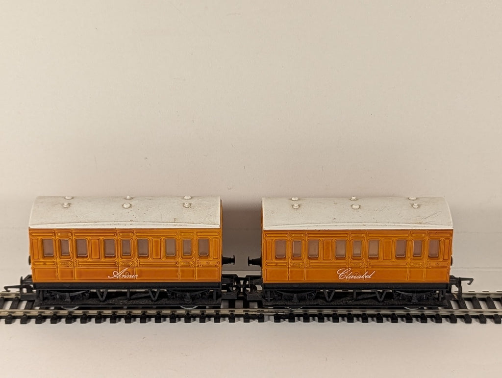 Hornby OO Gauge Annie and Clarabel Coaches Orange R110 / R112