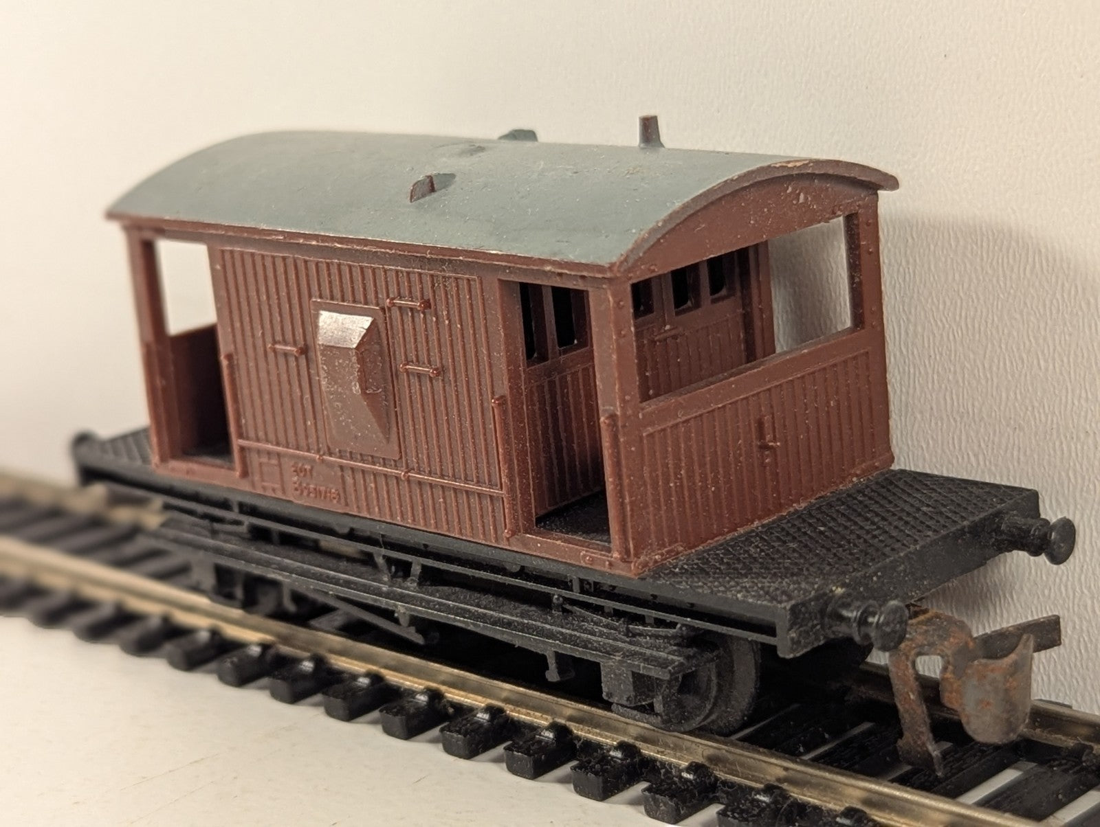Playcraft Railways 20 Ton Brake Van OO Gauge