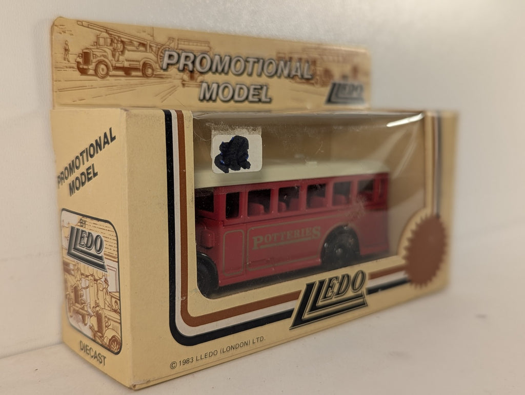 Lledo 1:76 AEC Regal Single Decker Bus Die-cast Model Bus Potteries Red & Cream