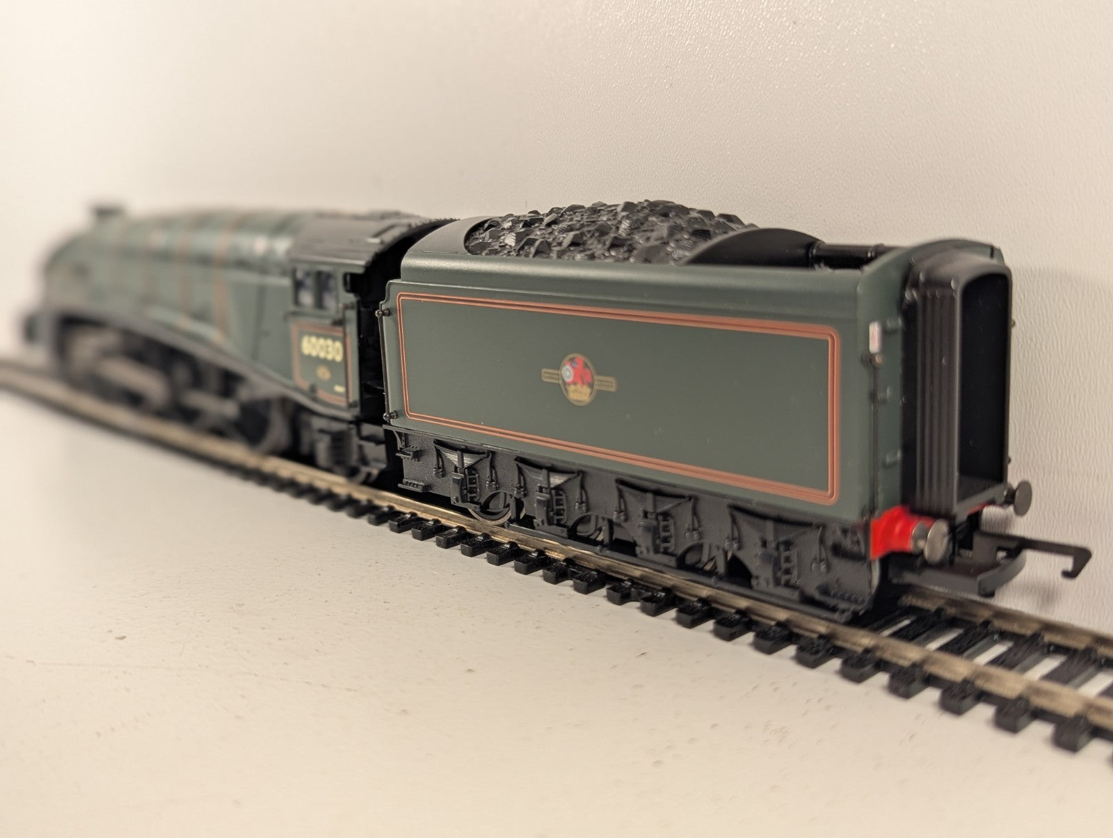 Hornby R2101 British Railways Class A4 4-6-2 "Golden Fleece" Steam Locomotive