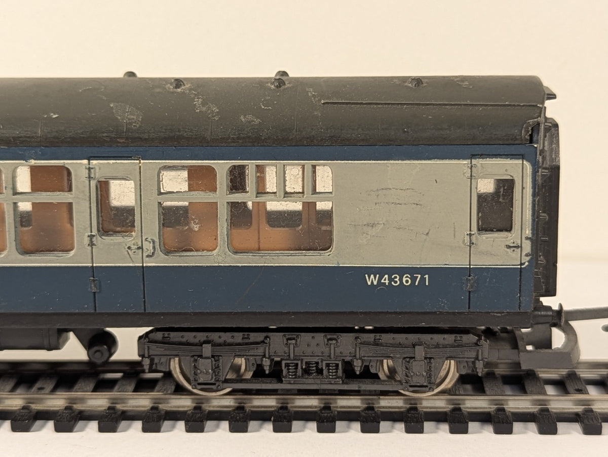 Lima 305335 OO Gauge BR Mk1 composite first Corridor Coach – Missing Buffer