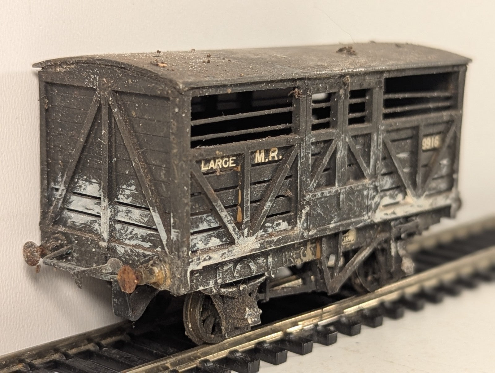 Kitbuilt OO Gauge Midland Cattle Wagon Goods Wagon 39916 MR Grey