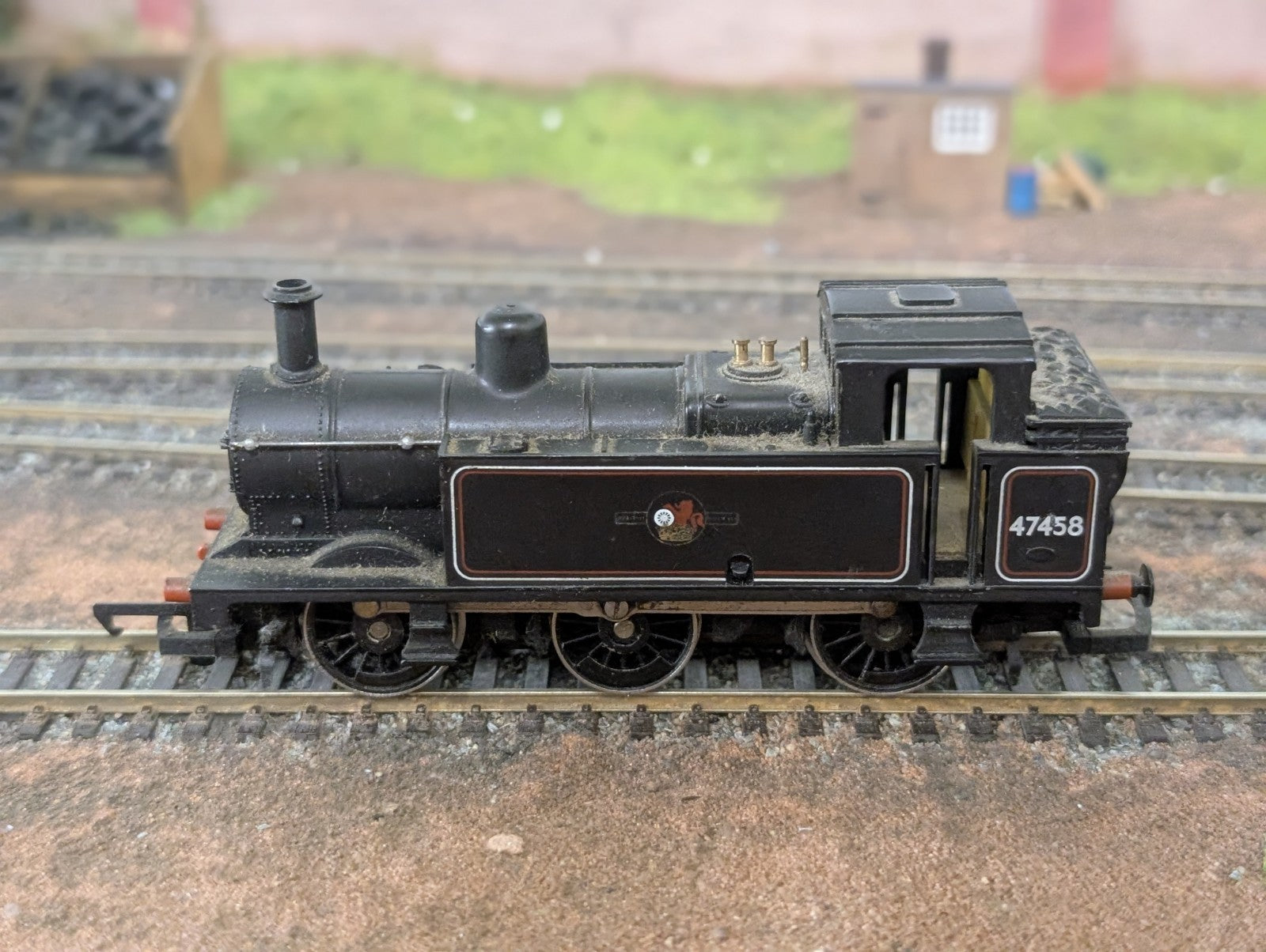 Hornby R058 OO Gauge BR Lined Black Class 3F "Jinty" No. 47458