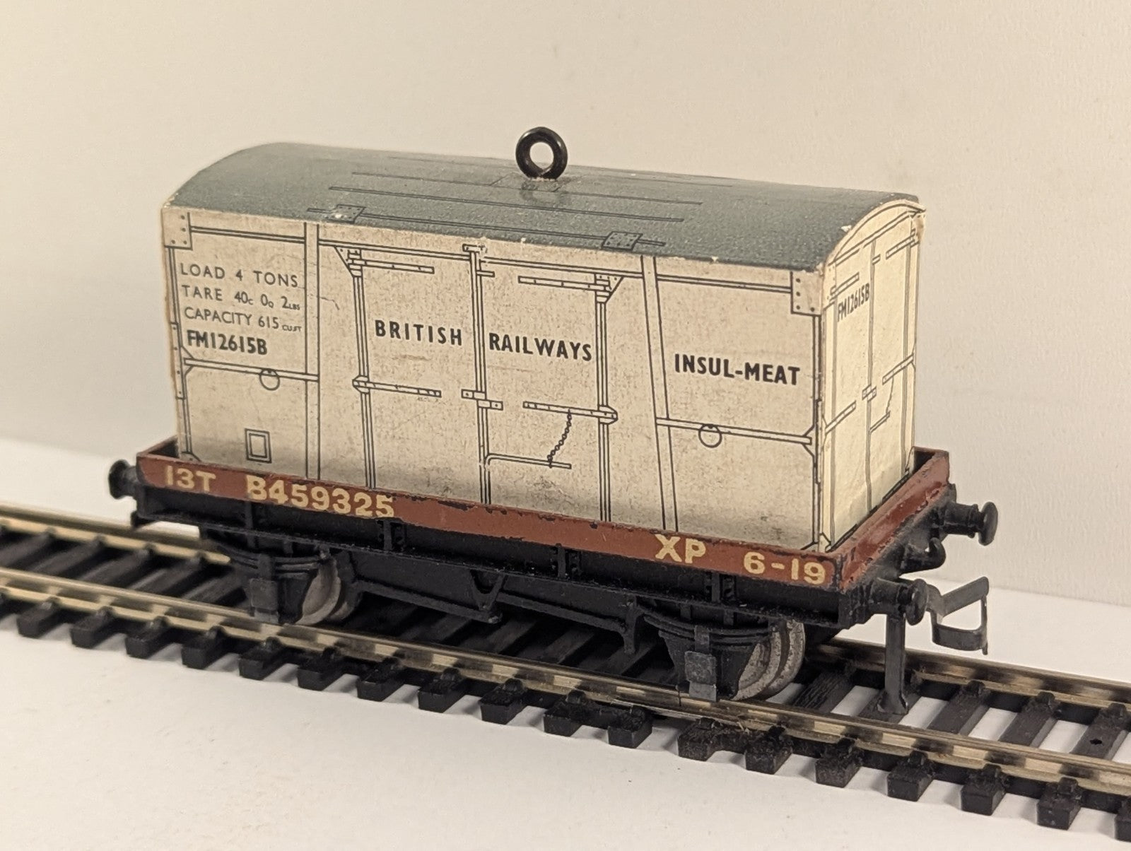 Hornby Dublo 4648 OO Gauge Low-Sided Wagon with Insulated Meat Container