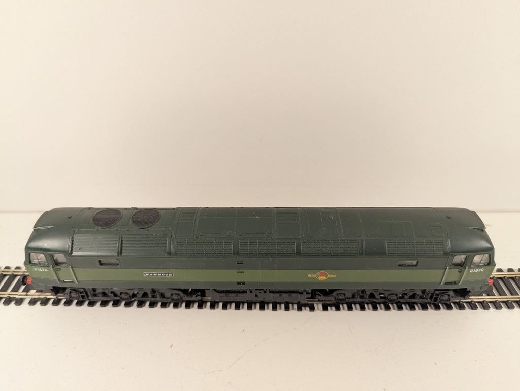 Hornby R073 BR Class 47 D1670 “Mammoth” BR Two Tone Green