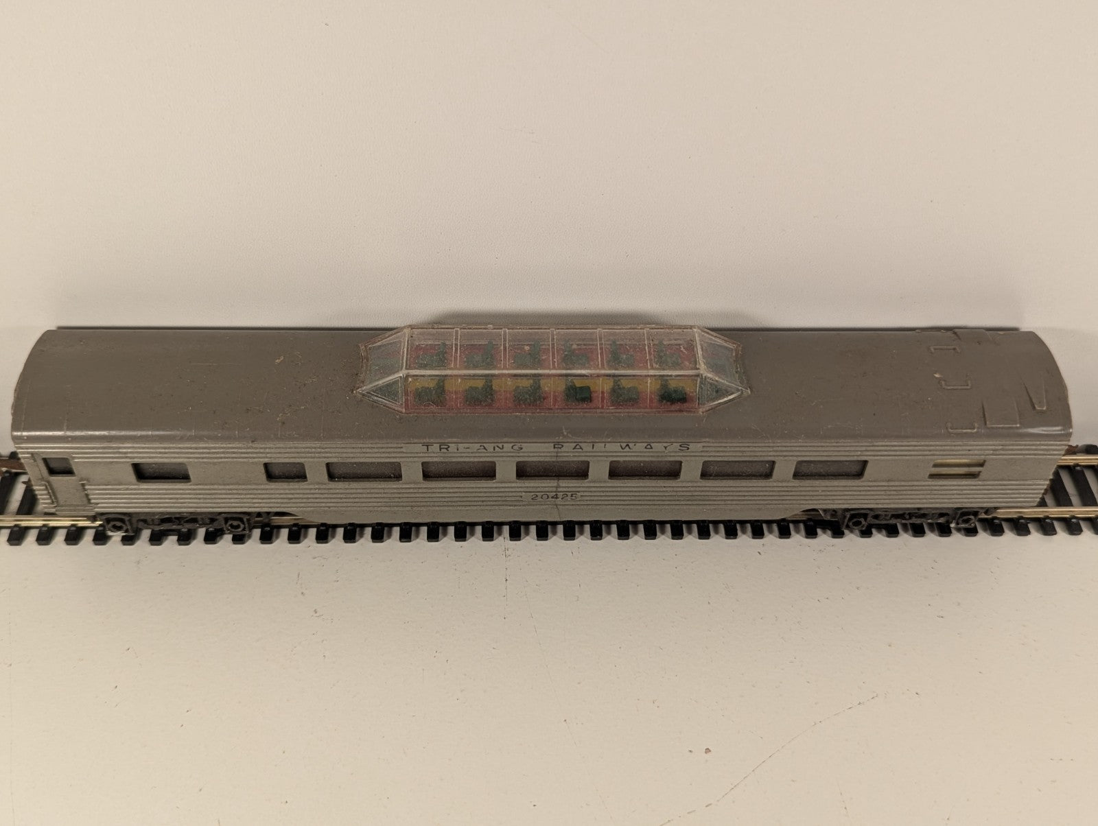 Tri-ang R25 OO Gauge Transcontinental Vista Dome Coach