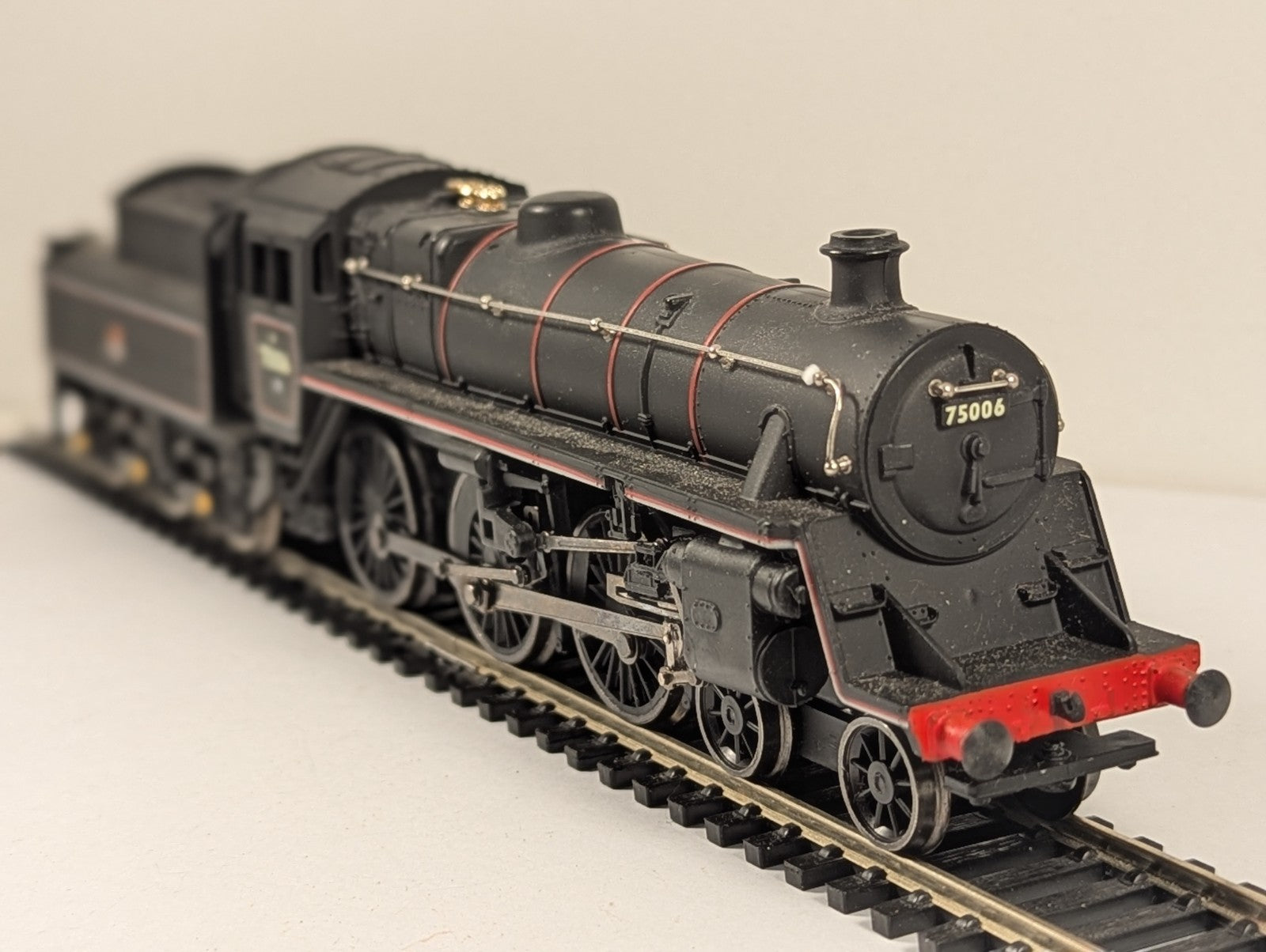 Mainline 37-052 OO Gauge BR Standard Class 4MT 4-6-0 Steam Locomotive