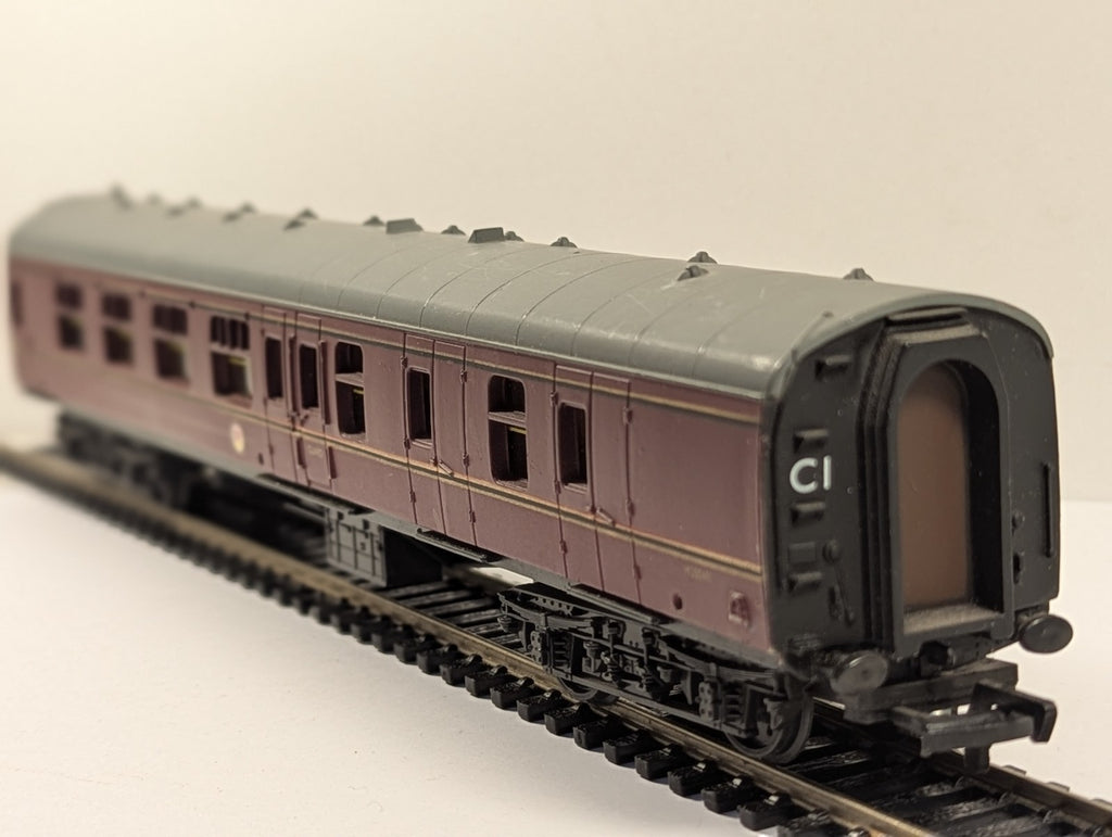Mainline OO Gauge BR Maroon Mk1 Brake Coach