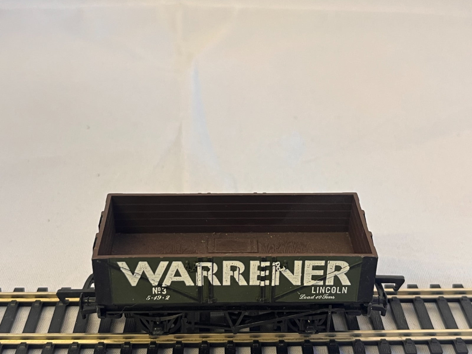 Mainline OO Gauge Warrener Lincoln 5 Plank Open Wagon Green