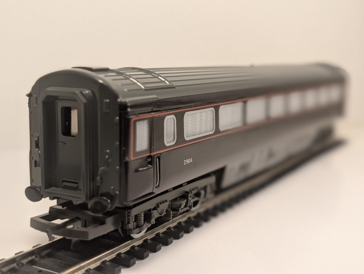 Hornby R455 OO Gauge BR Royal Train Mk3 “The Duke’s Coach” 2904
