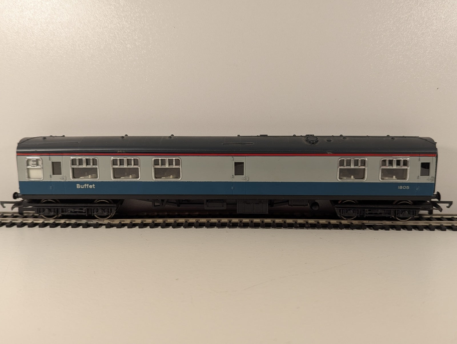 Hornby R923 OO BR InterCity Buffet Car Coach