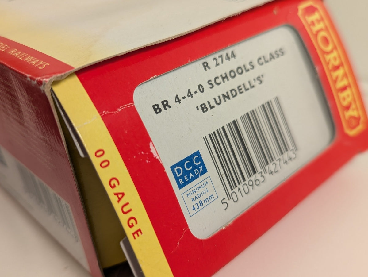 Hornby R2744 BR Schools Class 4-4-0 “Blundell’s” – DCC Ready