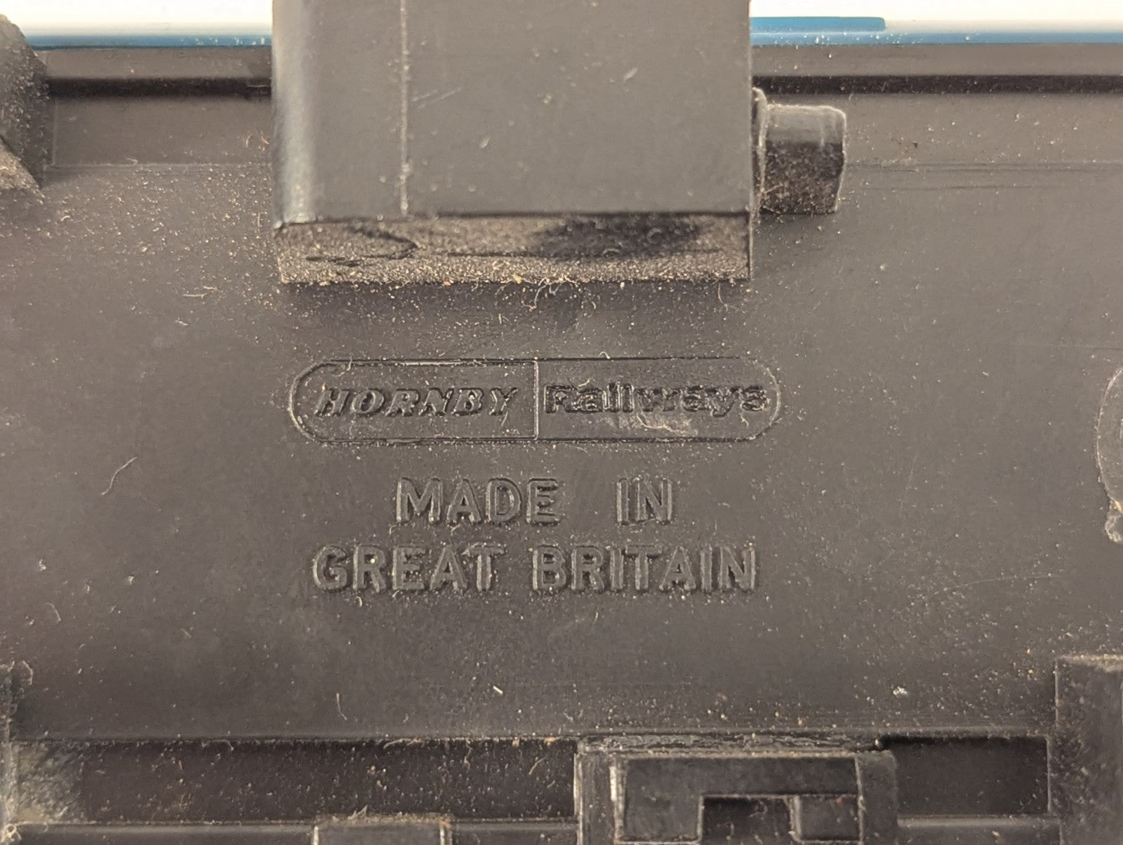 Hornby OO Gauge BR Mk2 InterCity composite Coach